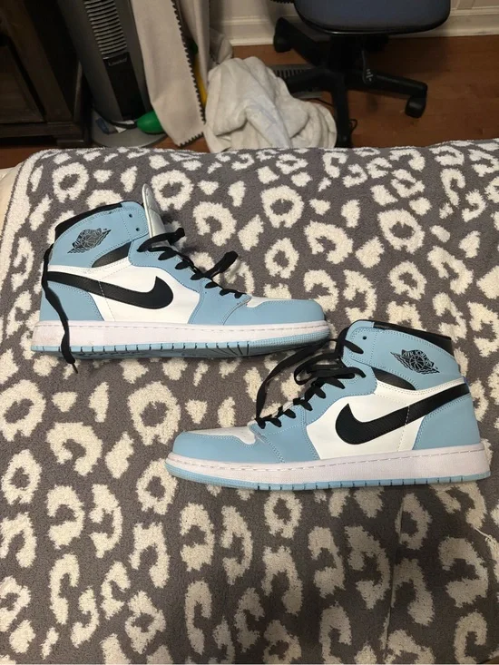 Jordan 1 UNC